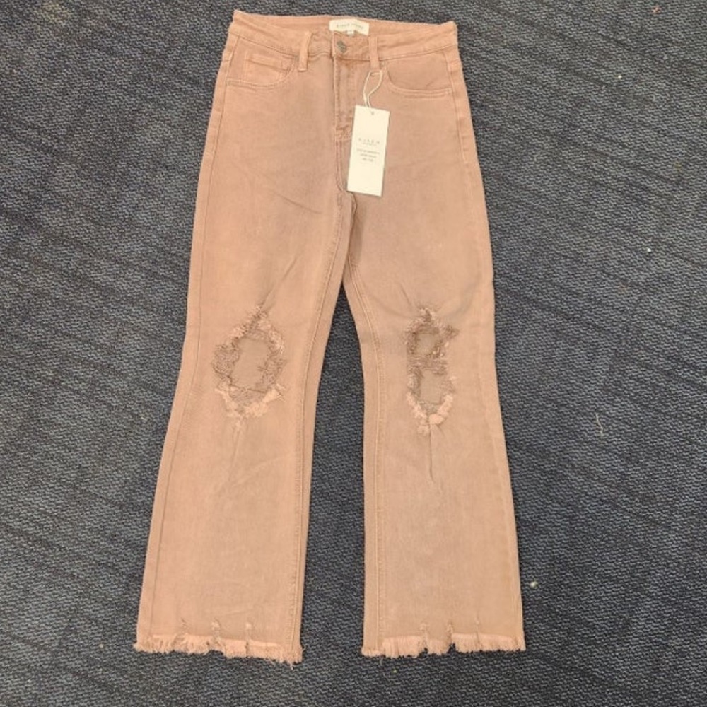 NWT Risen High Rise Mauve Distressed Knee Straight Leg Jeans (size 13)